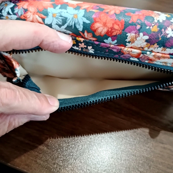 Floral Women's Wallet - Picture 3 of 8